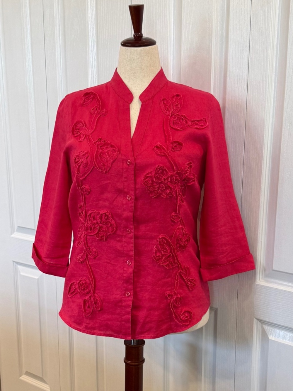 Woman's Size 12 100% Linen Top, Fuchsia, Floral Applique Button Up, Charter Club